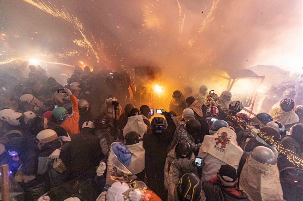 台南鹽水蜂炮昨晚（5日）開炸，累計共有70人受傷。（擷取自黃偉哲臉書）