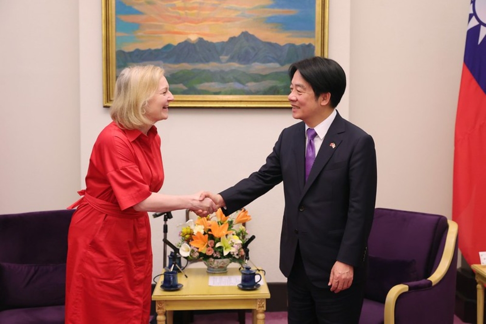 副總統賴清德今天（18日）上午接見英國前首相特拉斯（Liz Truss）。（總統府提供）