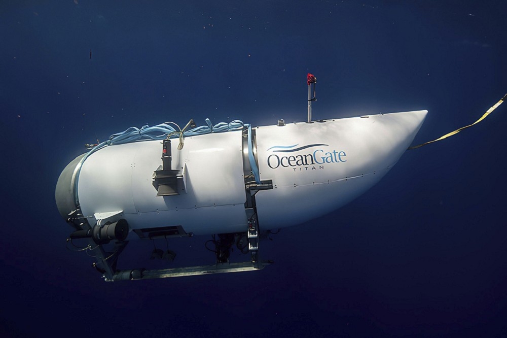 「泰坦號」潛水器殘骸22日在水深4000公尺處被尋獲，專家指出該裝置可能發生「災難性內爆」，5名乘員全數罹難。（美聯社）
