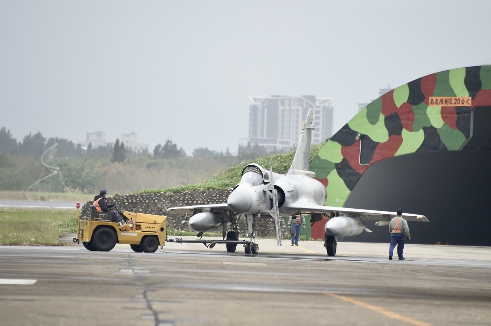 資通電軍指揮部說明，17日因系統異常所導致部分一般電路中斷，僅直通語音及數據傳輸受影響，國軍指管及戰航管之運作均正常。（資料照片／張哲偉攝）