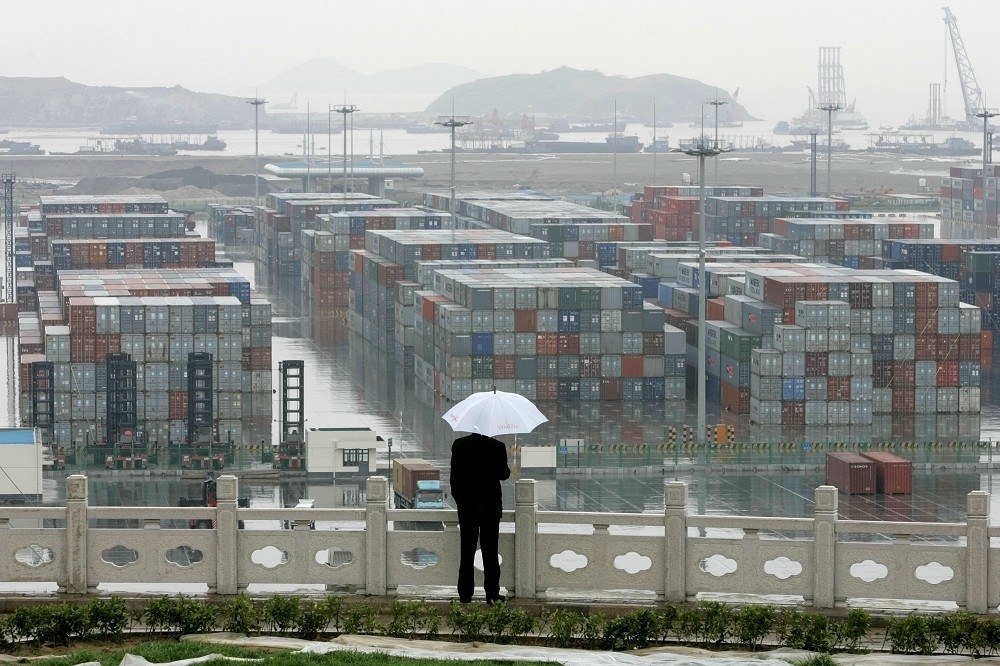 中國國務院針對加大吸引外商投資，發布政策指導方針。圖為上海貨櫃碼頭。（美聯社）