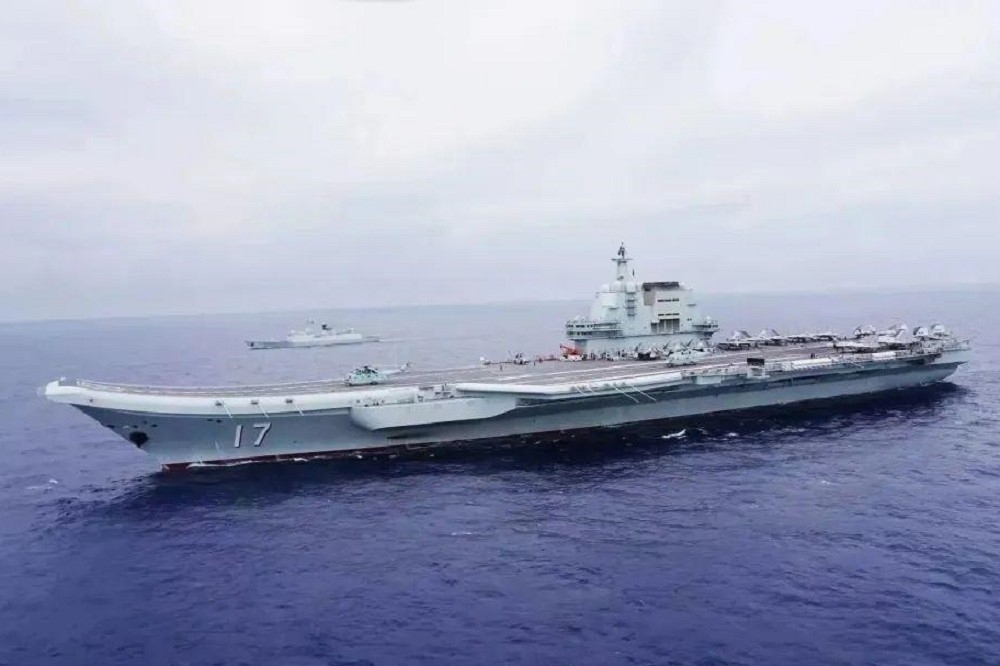中國解放軍機軍艦擾台，疑與山東號會合航訓。（取自央視）