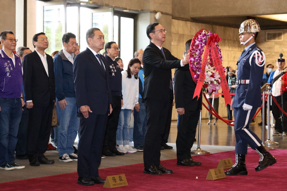 藍白怎麼合？國民黨主席朱立倫今天表示，目前國民黨跟民眾黨已經有共識，就是做全民調。（陳愷巨攝）