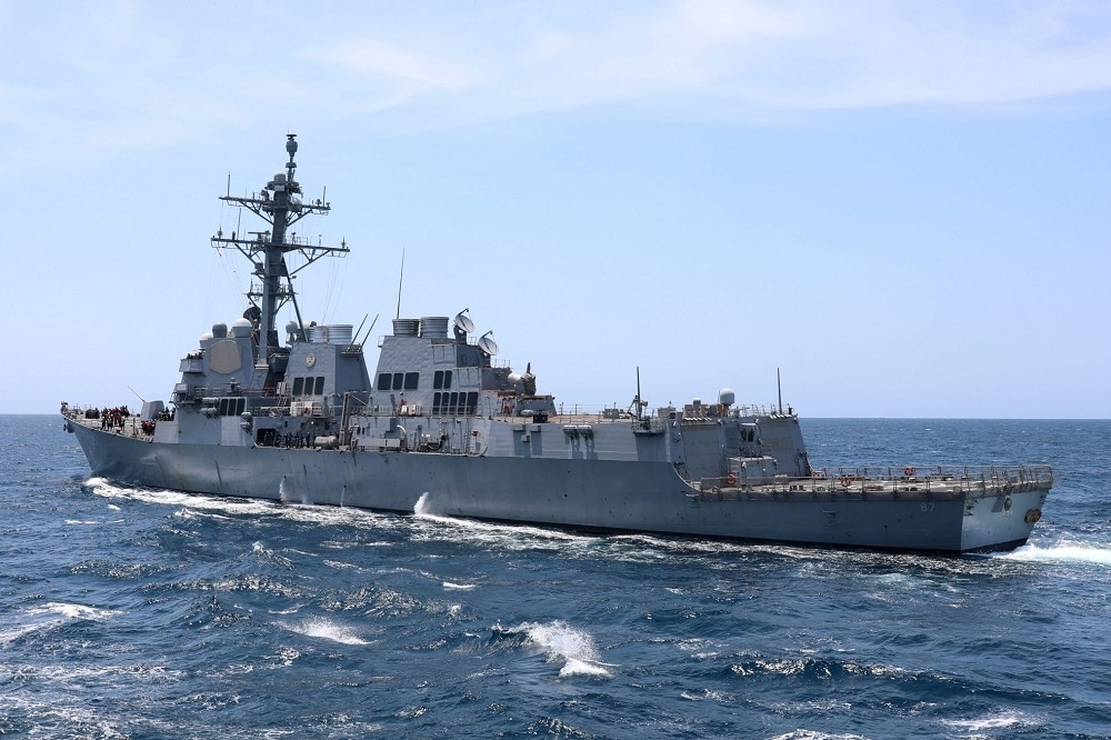 美军出动伯克级神盾驱逐舰「梅森号」（USS Mason，DDG-87）协助遭劫持的货轮脱困。（取自美国海军网站）(photo:UpMedia)