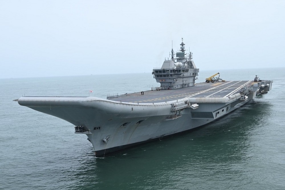 印度國防部正計劃批准第二艘國產航母造艦計劃，來對抗中國解放軍海軍進入印度洋的野心。圖為首艘國產航母「維克蘭特號」。（取自科欽造船廠推特）.jpg