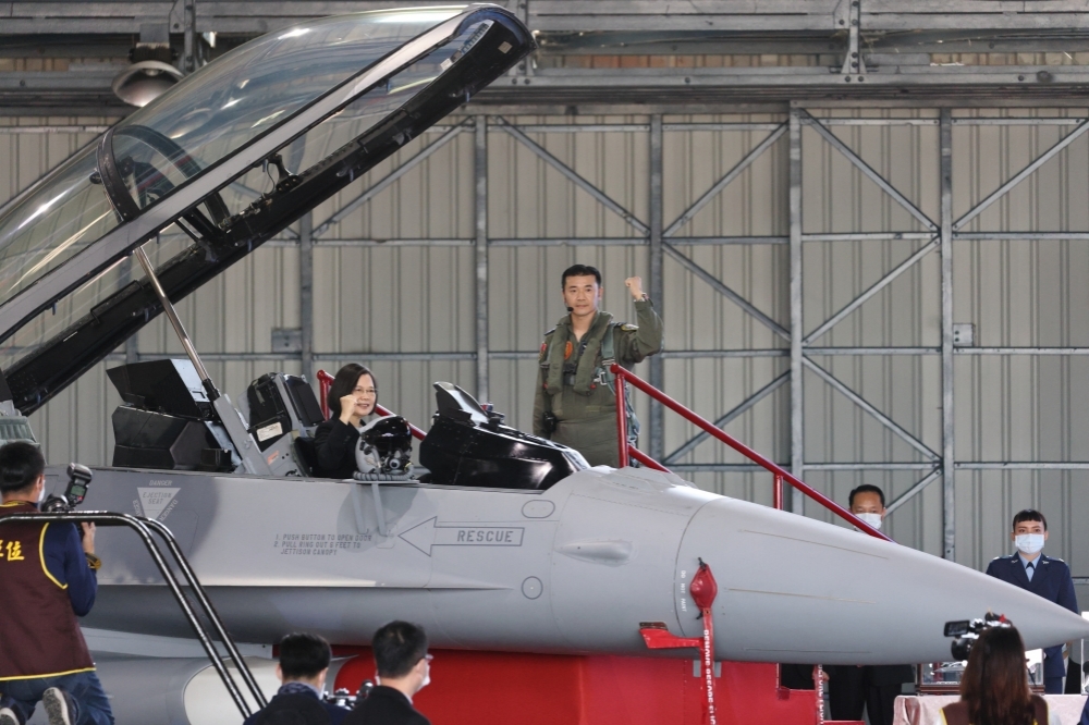 Re: [分享] 台灣最後一架F16V升級試飛完成