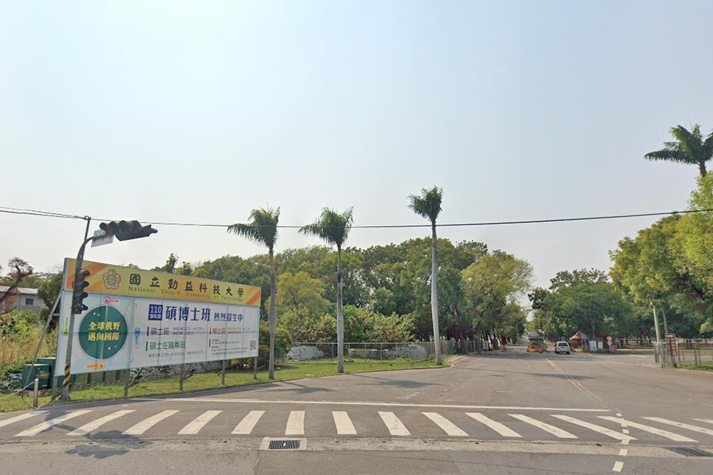 一名女子闖入勤益科大內墜樓，經搶救後仍不治。（擷取自Googla maps）