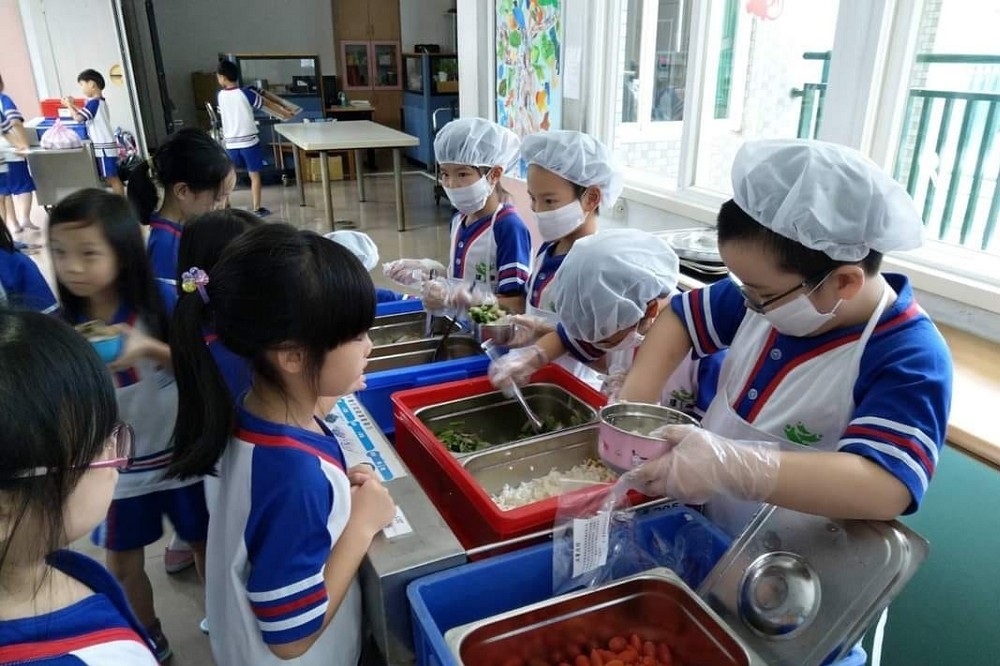 蘇丹紅辣椒竄全台，雙北市、彰化縣先後宣布，學校午餐暫緩使用辣椒粉、咖哩粉調味料。示意圖。（取自台北市教育局臉書）