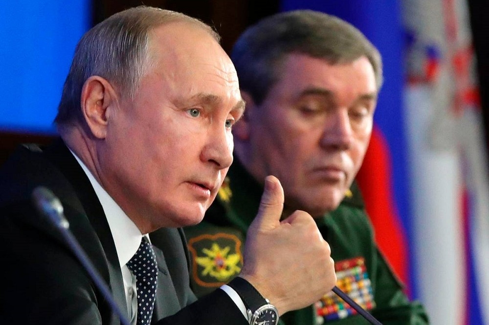 俄國總統普丁將極音速武器視為執政的重要成果，並曾在與軍方舉行會議時豎起大拇指讚譽有加。（資料照片／美聯社）