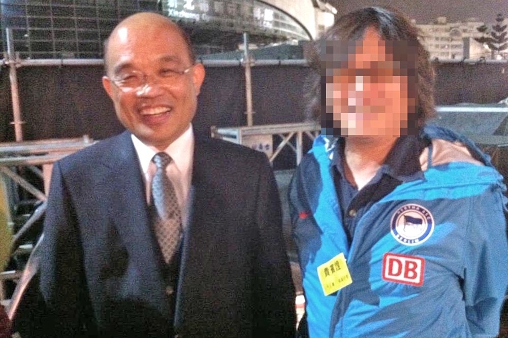 知名導演薛朝輝（右）在綠營中關係良好，他在遭前黨工控訴性騷後反告妨害名譽。（資料照片／翻攝畫面）
