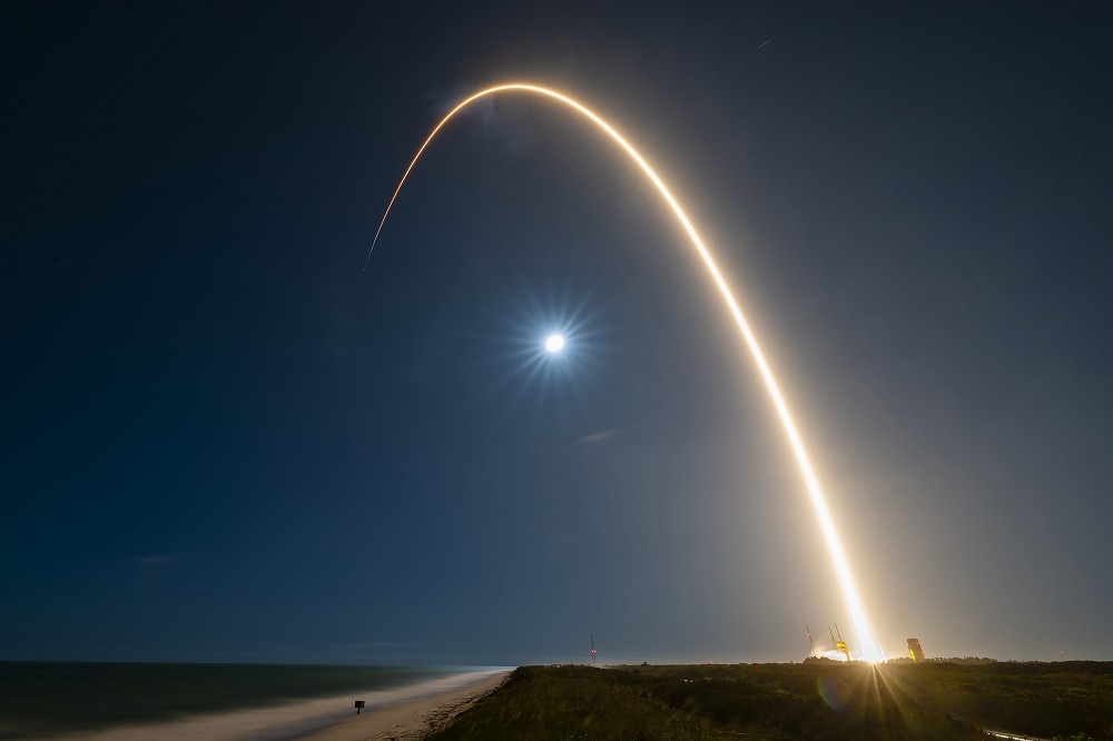 SpaceX公司在加州發射「獵鷹9號」火箭，將美國次世代間諜衛星送入軌道。（取自SpaceX網站）