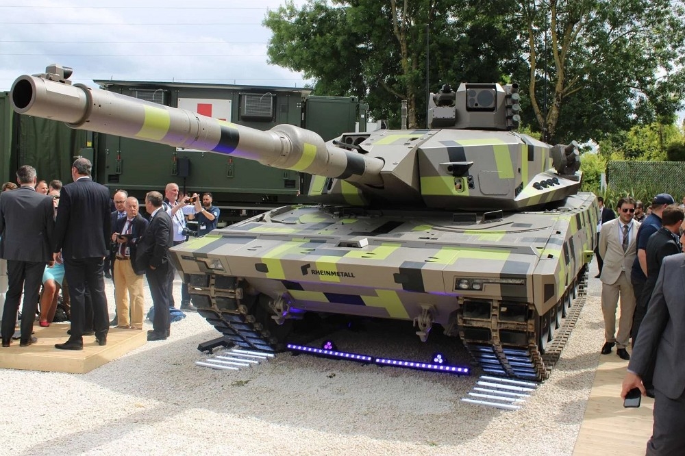 萊茵金屬最新開發的KF51-U主戰車，改採無人砲塔與130公厘未來火砲系統。（取自Army Recognition）