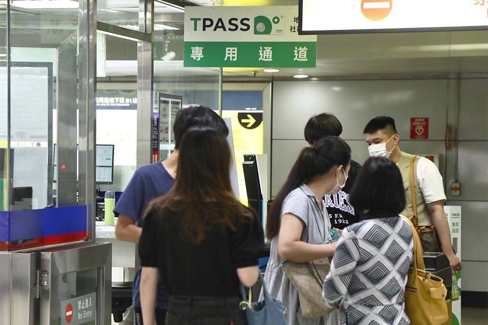 交通部將推出短期票「TPASS 2.0」提供給觀光客等，需要短期大量使用大眾運輸民眾。（資料照片／王侑聖攝）