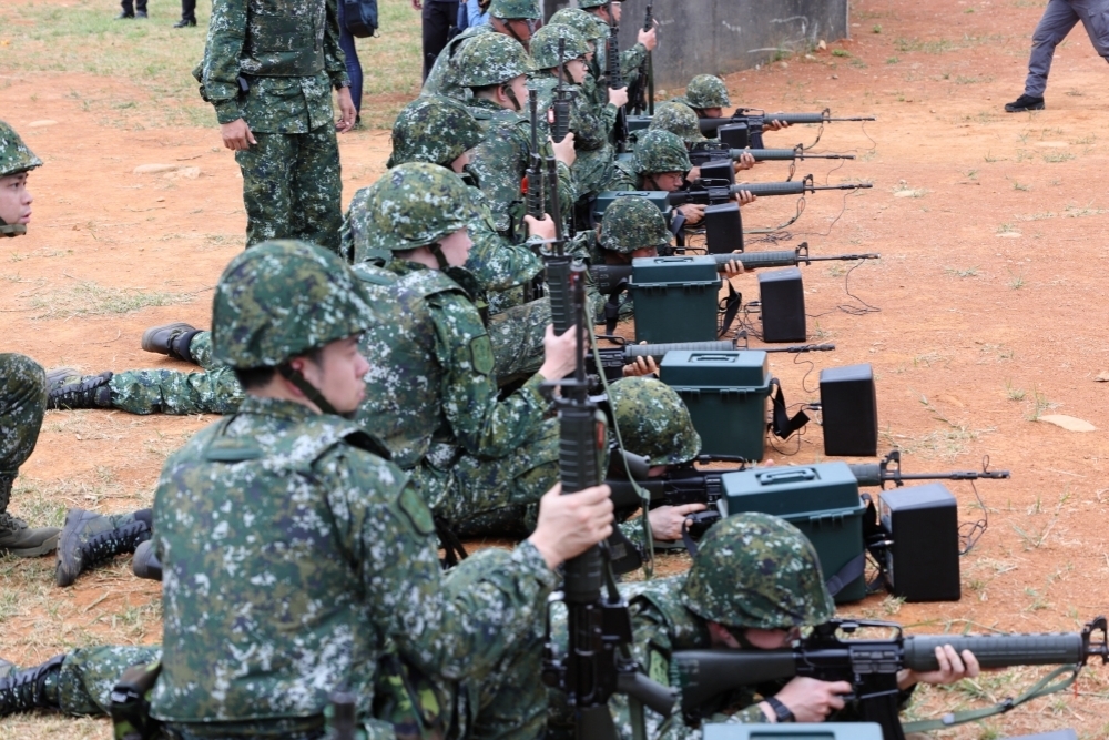 當前無論是「防衛固守、重層嚇阻」或是「整體防衛構想」都是建立在兩岸軍力不對稱，台灣防禦縱深退縮的現實。（資料照片／攝影：陳愷巨）