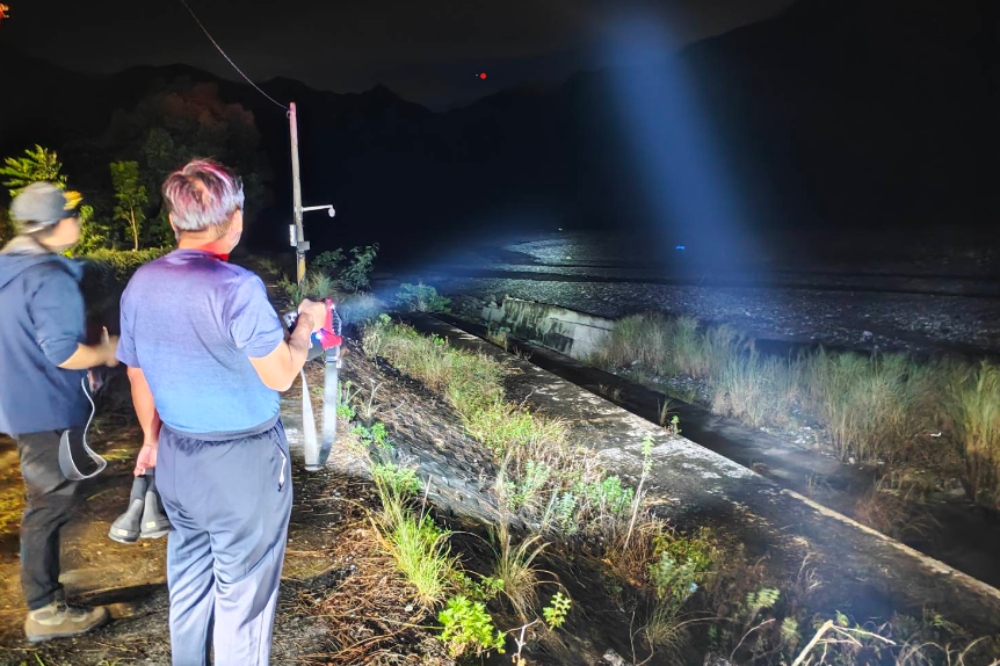 花蓮豪雨釀災！2人被洪水沖走　台鐵明單線搶通、和平村停班課