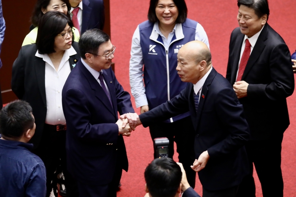 韓國瑜原本明天（4日）邀請行政院長卓榮泰與各黨團幹部吃「和解餐」，因颱風延期。（資料照片／王侑聖攝）