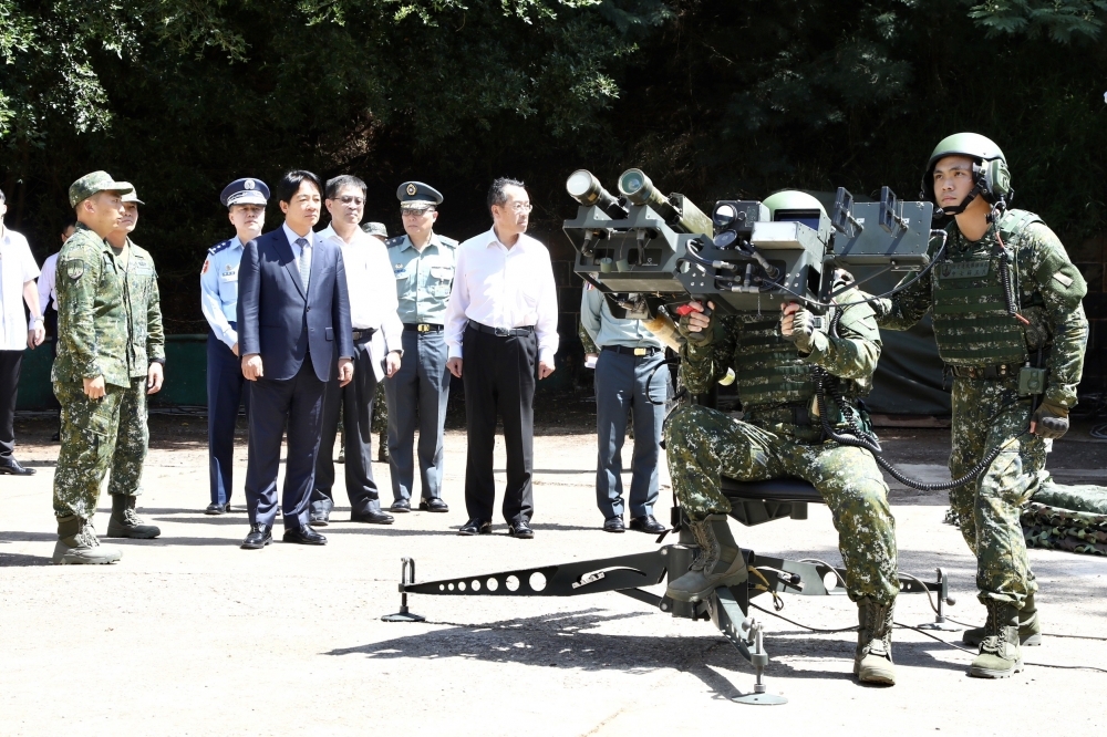 近日媒體披露賴清德總統對於將軍們見三軍統帥時未起立歡迎而「氣得大罵」，引發議論。（攝影：王侑聖）