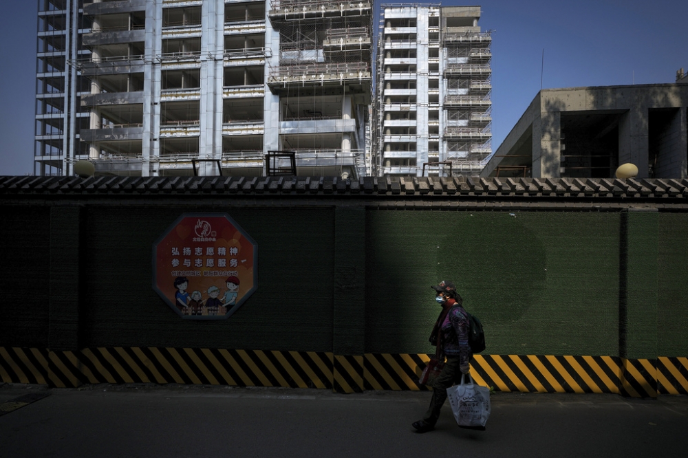 中國政府試圖以大規模基建和刺激消費的方式來挽救經濟，但效果有限。（美聯社）