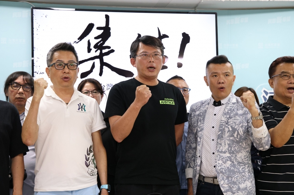 民眾黨中央委員兼台中市黨部主委江和樹出面放風，表示他這一票支持黃國昌代理黨主席。（攝影：陳愷巨）