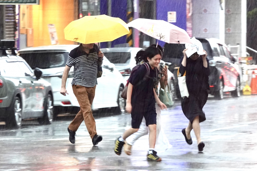 【一周天氣預報】又濕又冷！北台灣降溫至18度　豪雨開炸「4縣市」