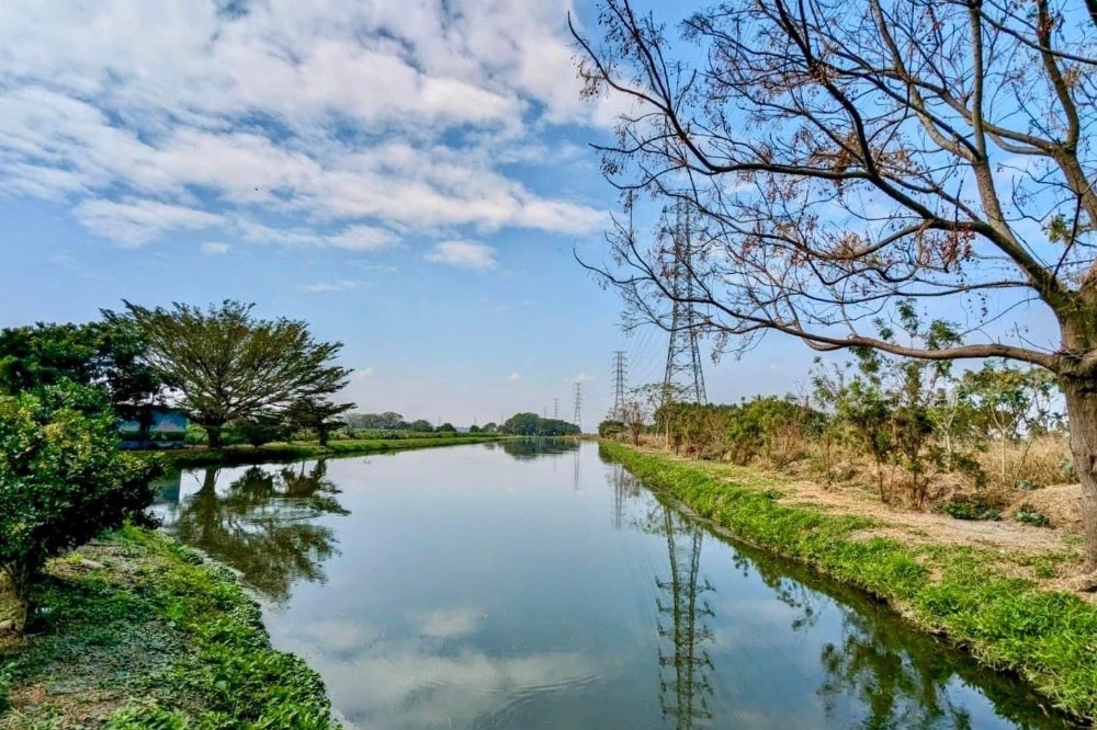 屏東縣環保局降低水汙染成效卓著榮獲綠色城市獎。（屏東縣府環保局提供）