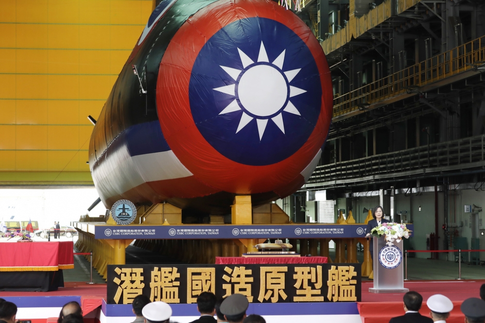 自力研製潛艦雖然花的時間與成本較高昂，但從長遠發展來看，其帶來的風險可能還小於外購。（美聯社）