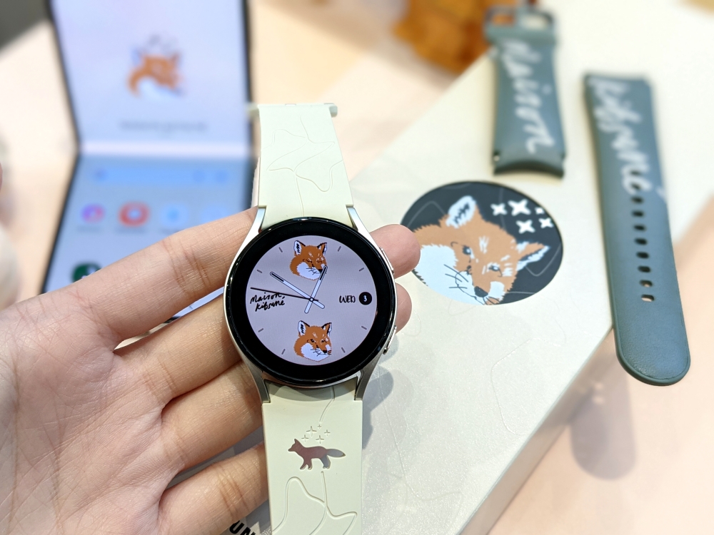 Galaxy Watch4 Maison Kitsuné - スマートフォン/携帯電話