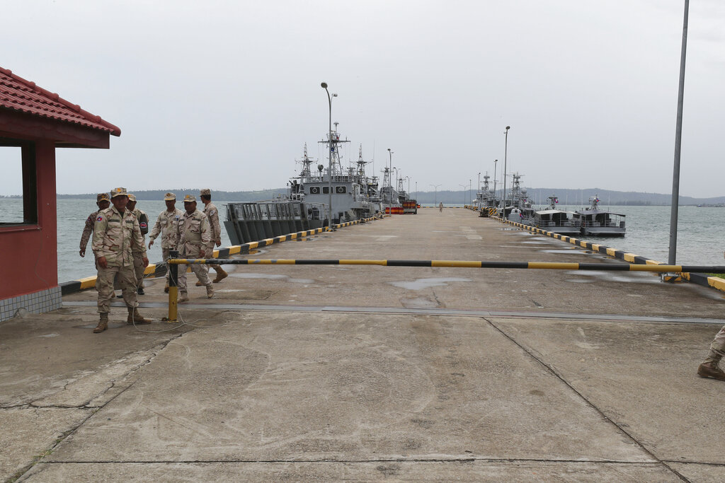 雲壤海軍基地