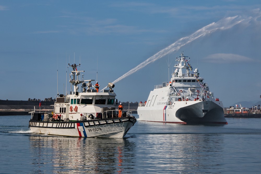 「吉安艦」進港