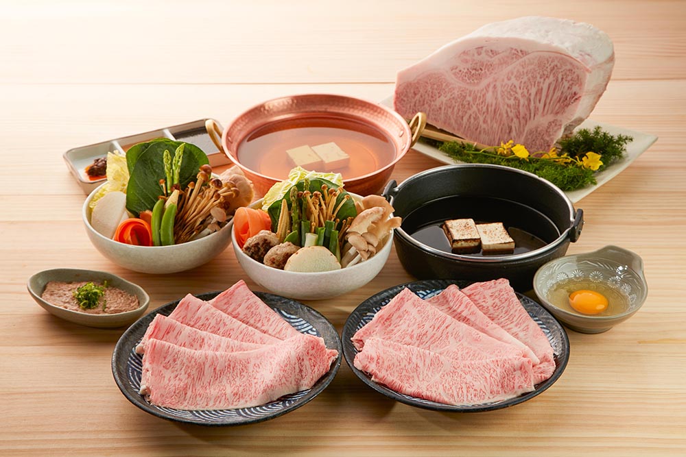 於全台「黑毛屋本家」點選 2 份「特選日本和牛鍋物套餐」即免費招待「特選日本和牛」乙份