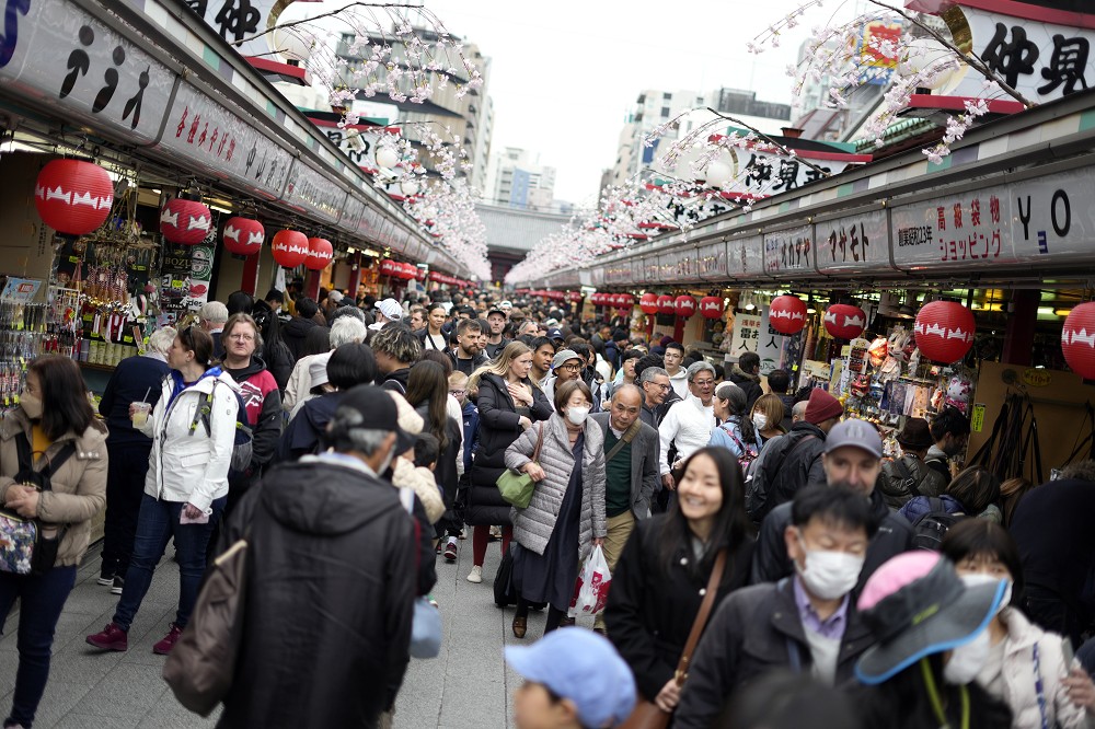 3月28日東京淺草購物街的人群