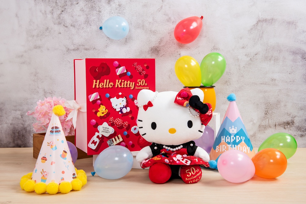 Hello Kitty 50 週年台灣限定娃娃開賣！屈臣氏聯名、新款飾品、LINE 貼圖一次看