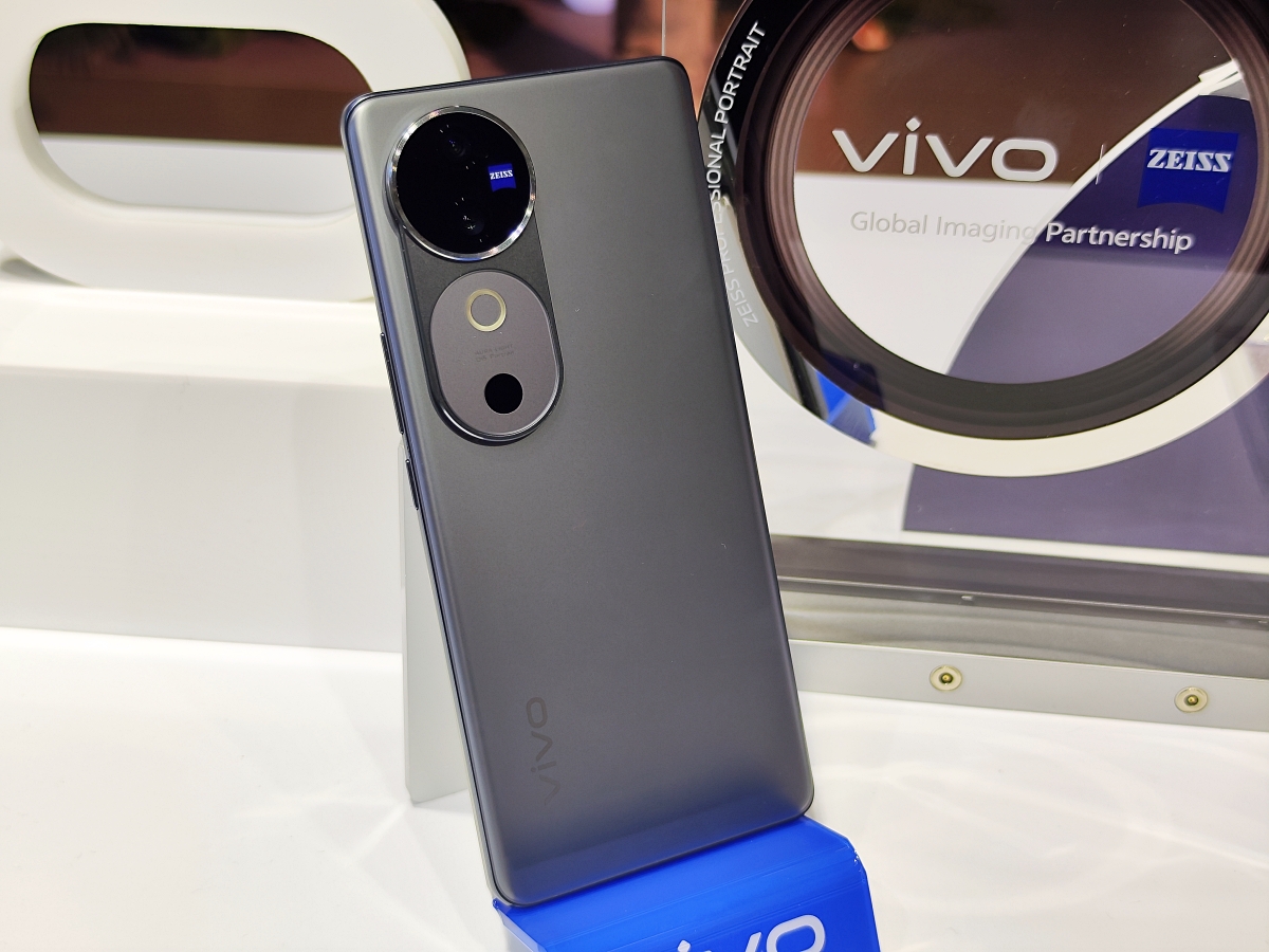 【實機顏色】告五人擔任 vivo V40 系列代言人　搭配電信專案手機 0 元起