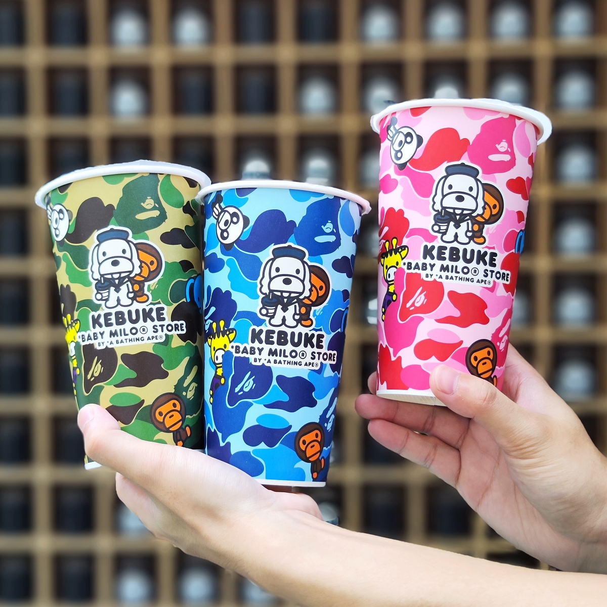 BAPE 聯名手搖飲！可不可熟成紅茶 × BABY MILO 推全新飲品、中秋禮盒等周邊商品　滿額贈磁鐵盲包